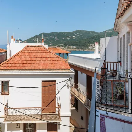 Hébergement de vacances Ikia Alexander *