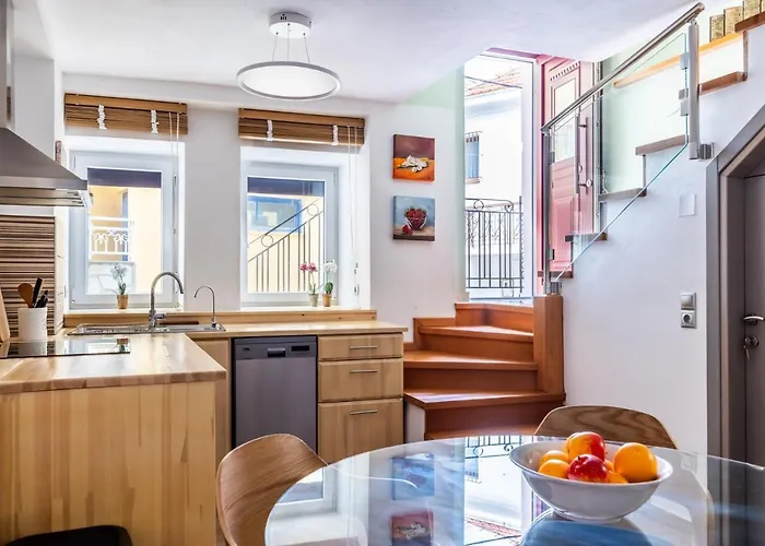 Ikia Alexander Case de vacanță